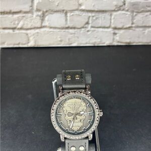 KSENRUI Men's Stylish Black and Silver Watch